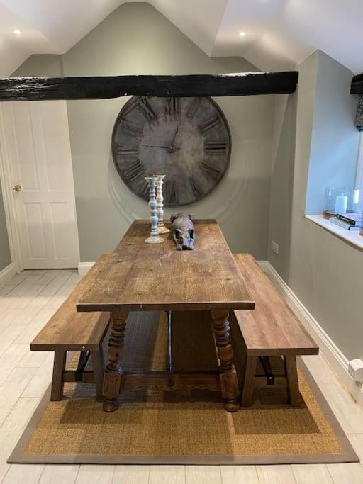 Holly Cottage, 2, Northbrook Park, Farnham-Up To 6 Adults 外观 照片