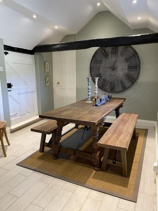 Holly Cottage, 2, Northbrook Park, Farnham-Up To 6 Adults 外观 照片