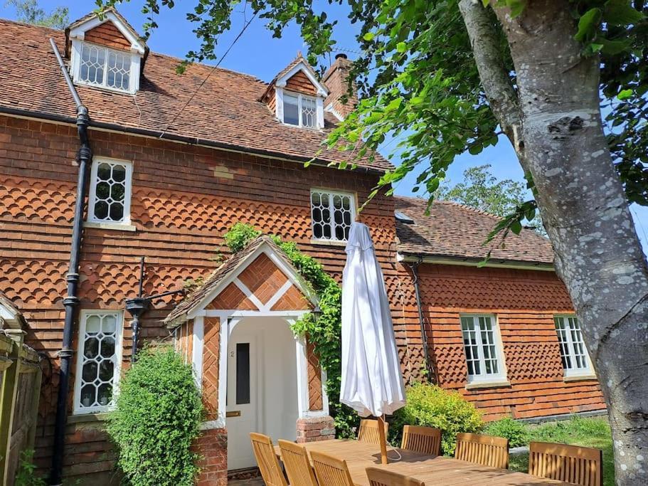 Holly Cottage, 2, Northbrook Park, Farnham-Up To 6 Adults 外观 照片