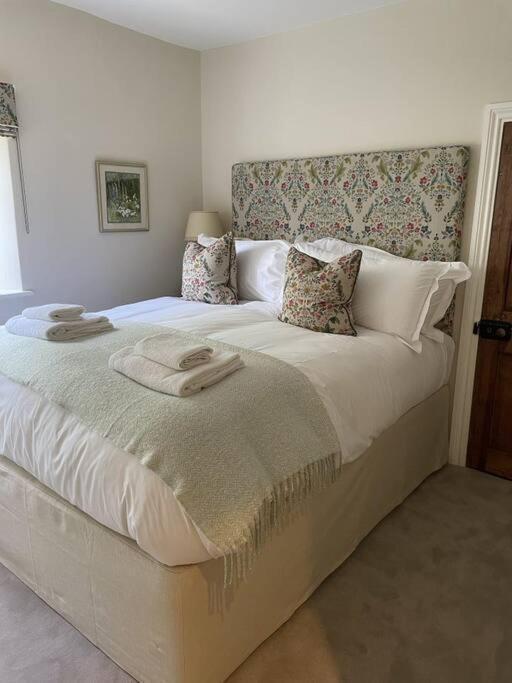 Holly Cottage, 2, Northbrook Park, Farnham-Up To 6 Adults 外观 照片