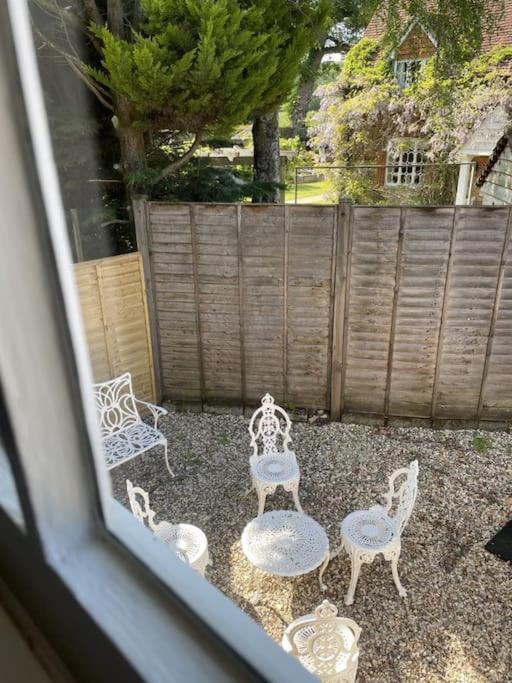 Holly Cottage, 2, Northbrook Park, Farnham-Up To 6 Adults 外观 照片